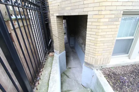2329 West Barry Avenue Chicago IL 60618