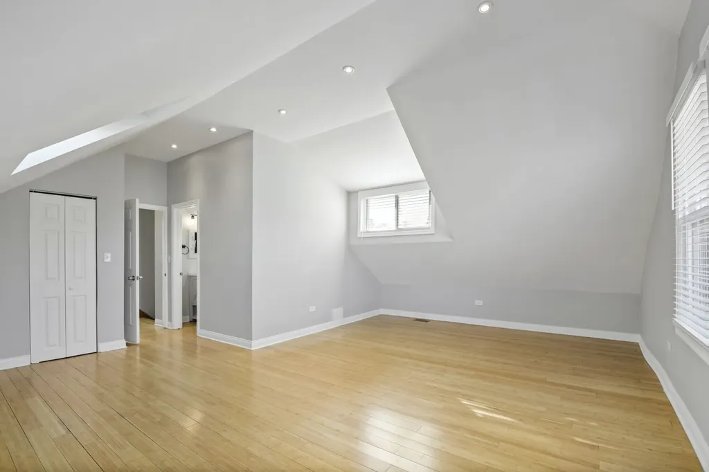 5635 West Patterson Avenue Chicago IL 60634