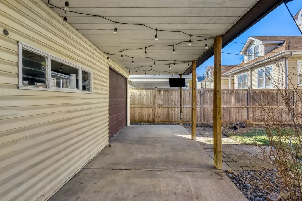 5635 West Patterson Avenue Chicago IL 60634
