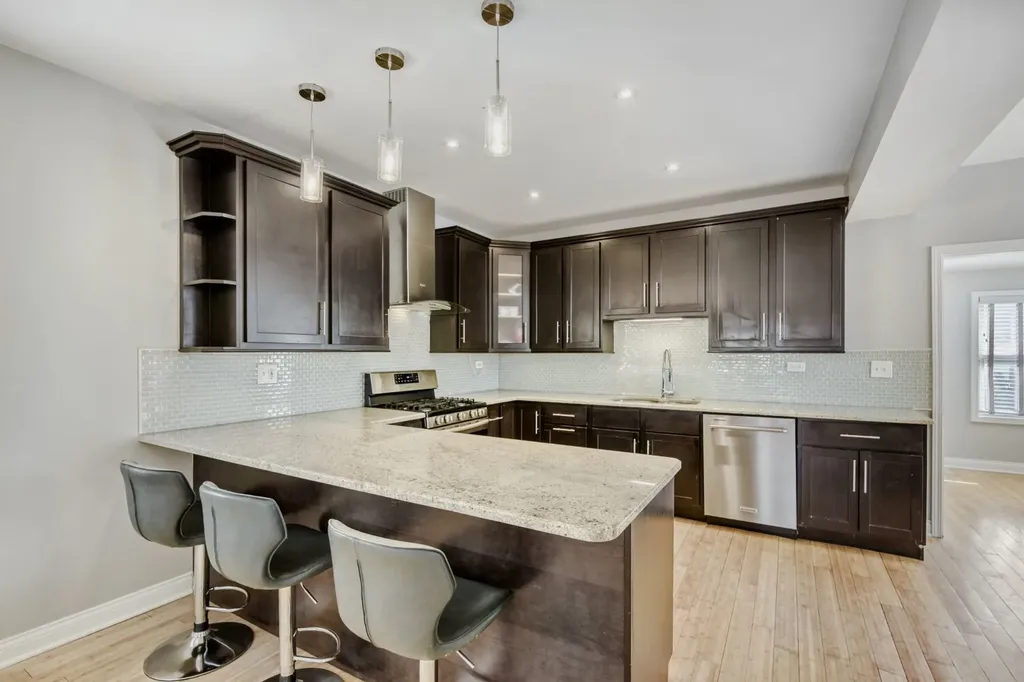 5635 West Patterson Avenue Chicago IL 60634