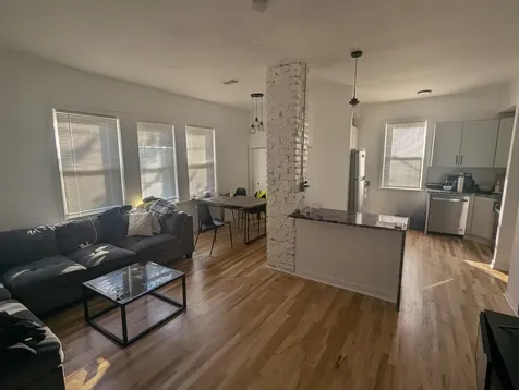 2470 North Clybourn Avenue Chicago IL 60614