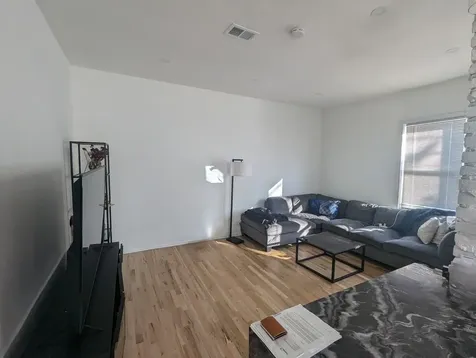 2470 North Clybourn Avenue Chicago IL 60614