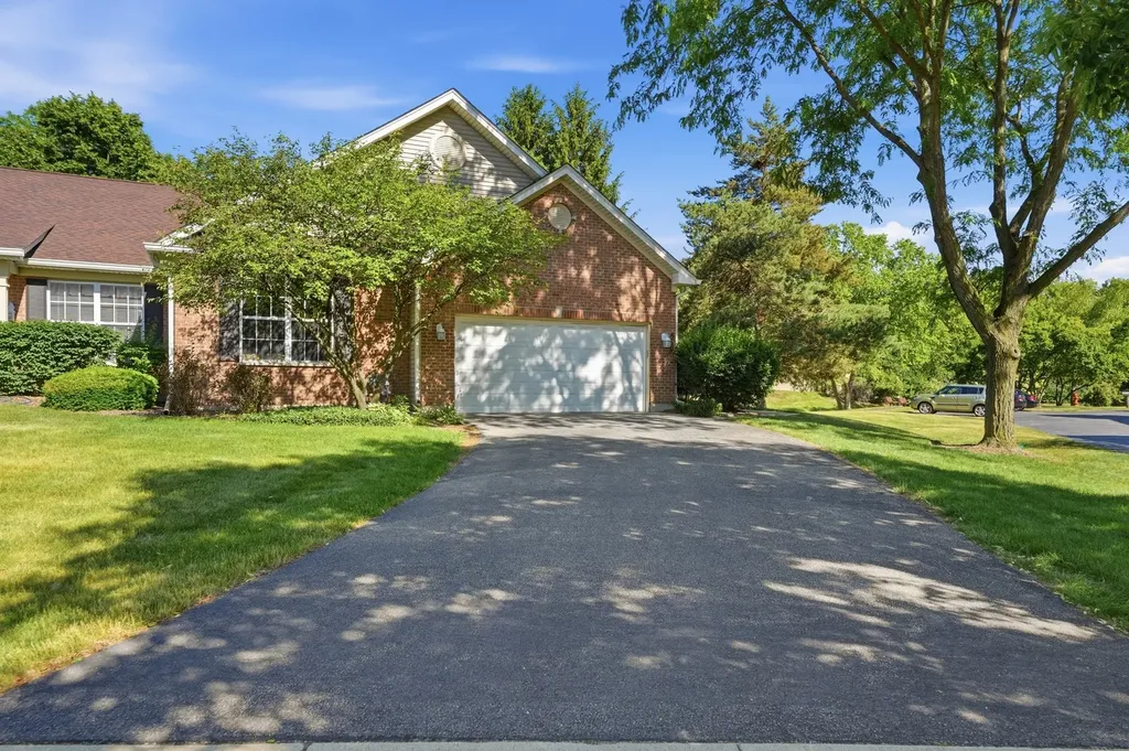 690 Littleton Trail Elgin IL 60120