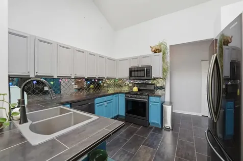 690 Littleton Trail Elgin IL 60120