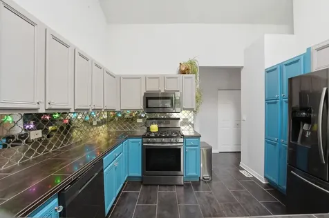 690 Littleton Trail Elgin IL 60120
