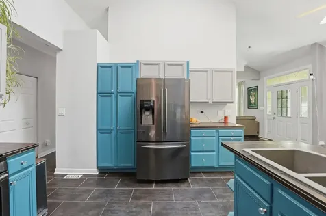 690 Littleton Trail Elgin IL 60120