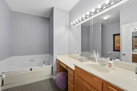 690 Littleton Trail Elgin IL 60120