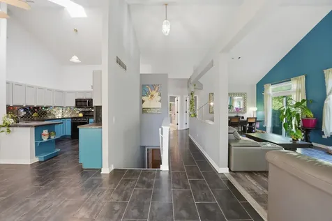 690 Littleton Trail Elgin IL 60120