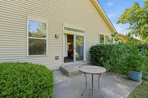 690 Littleton Trail Elgin IL 60120