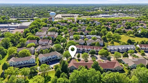 690 Littleton Trail Elgin IL 60120