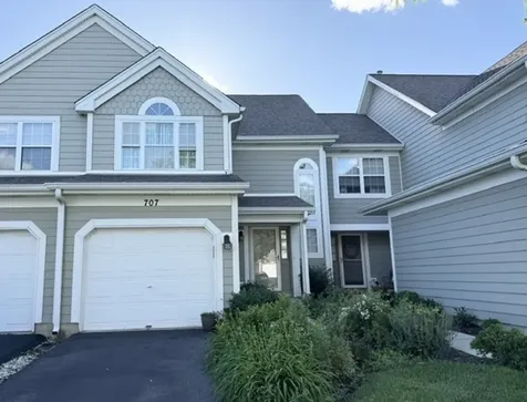 707 Kingsbridge Drive Carol Stream IL 60188