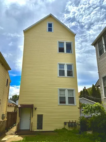 937 West 33rd Place Chicago IL 60608