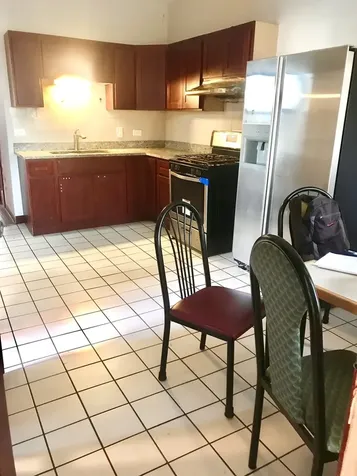 937 West 33rd Place Chicago IL 60608