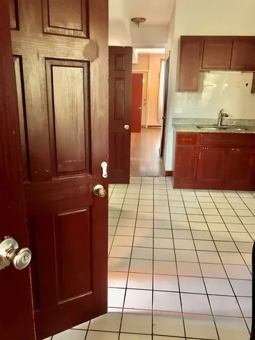 937 West 33rd Place Chicago IL 60608