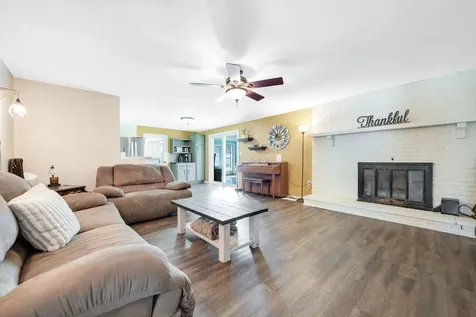 5074 Oakridge Drive St. Anne IL 60964