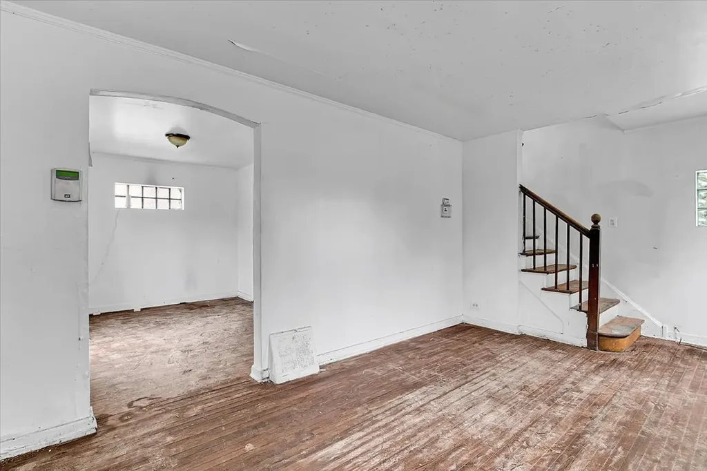 9846 South Calhoun Avenue Chicago IL 60617