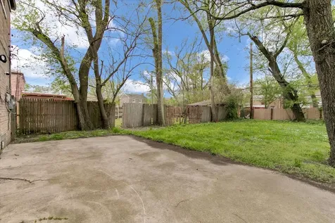 9846 South Calhoun Avenue Chicago IL 60617