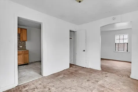 9846 South Calhoun Avenue Chicago IL 60617