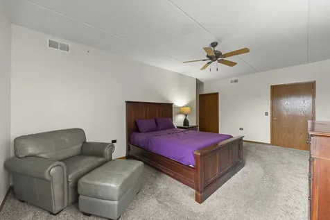 18610 Pine Lake Drive Tinley Park IL 60477