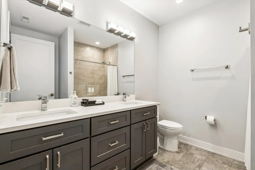 236 South Racine Avenue Chicago IL 60607