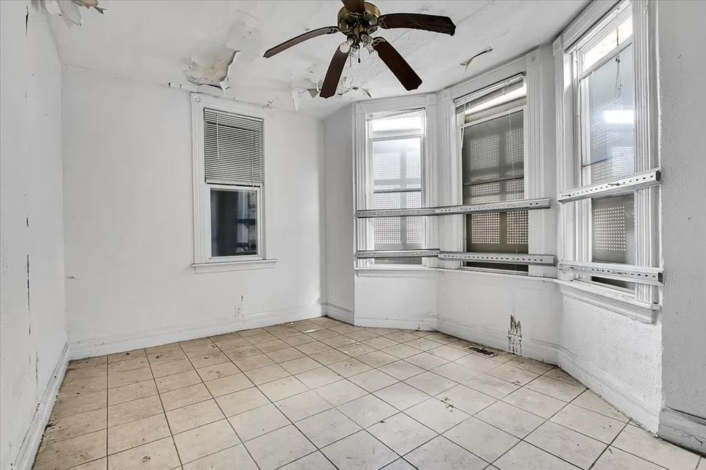 912 West 87th Street Chicago IL 60620