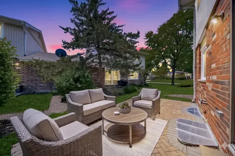 1696 Darwin Court Wheaton IL 60189