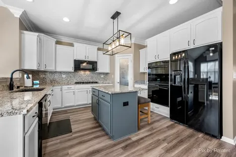 748 Cashmere Lane Elgin IL 60124