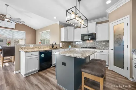 748 Cashmere Lane Elgin IL 60124