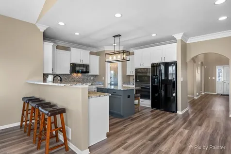 748 Cashmere Lane Elgin IL 60124