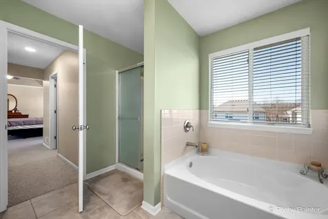 748 Cashmere Lane Elgin IL 60124