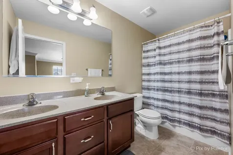 748 Cashmere Lane Elgin IL 60124