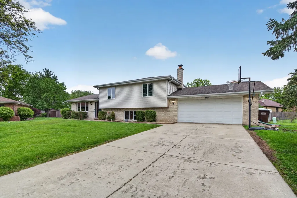 10818 Bryant Road Mokena IL 60448