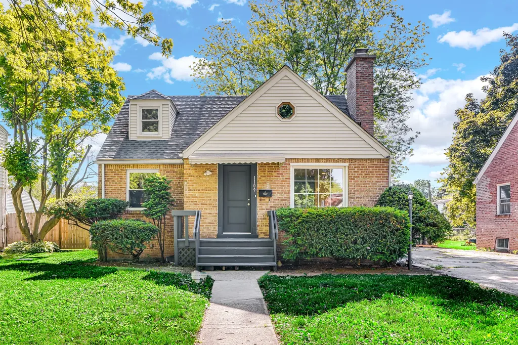 1109 Muirfield Avenue Waukegan IL 60085