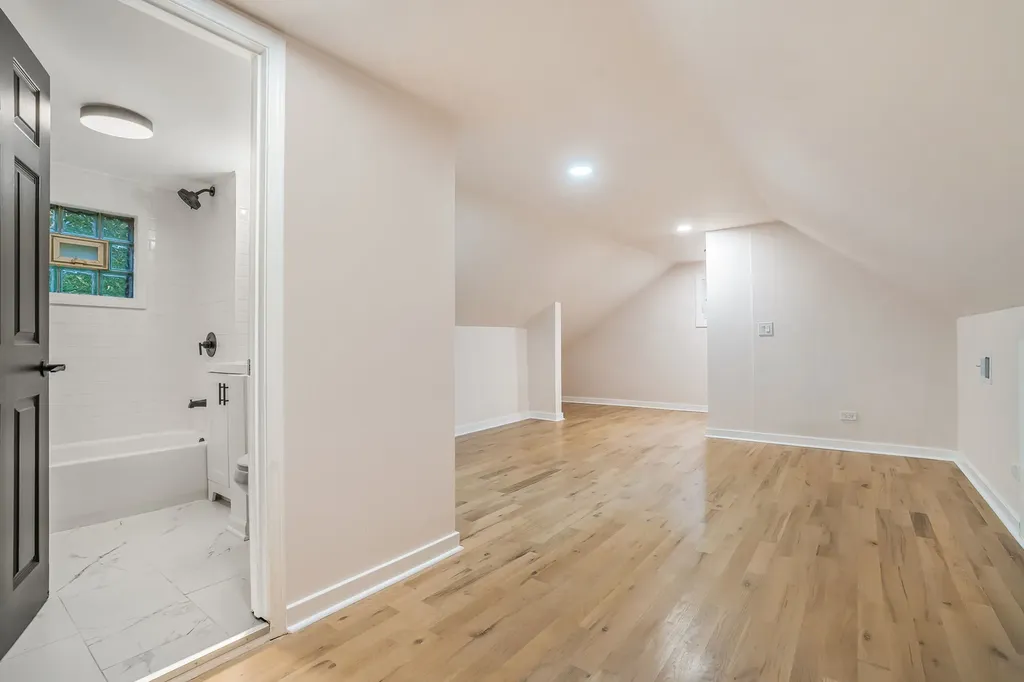 5212 South Kildare Avenue Chicago IL 60632