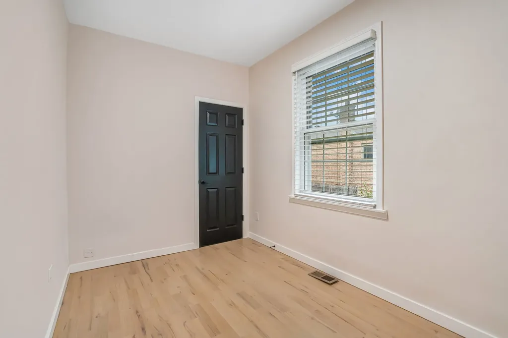 5212 South Kildare Avenue Chicago IL 60632