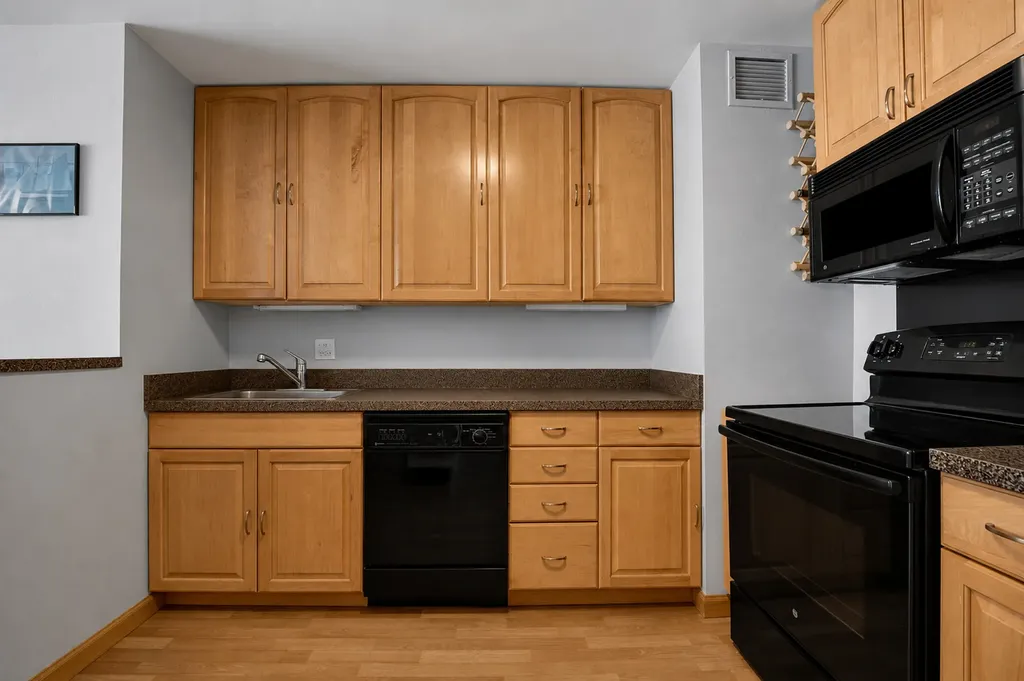 1636 North Wells Street Chicago IL 60614