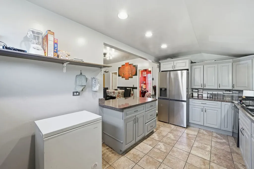 441 North Highland Avenue Aurora IL 60506