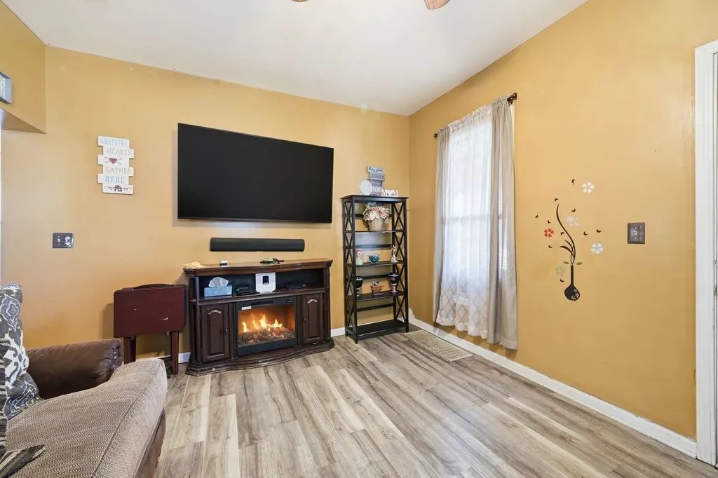 441 North Highland Avenue Aurora IL 60506