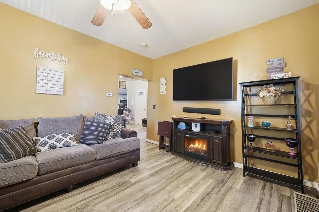 441 North Highland Avenue Aurora IL 60506
