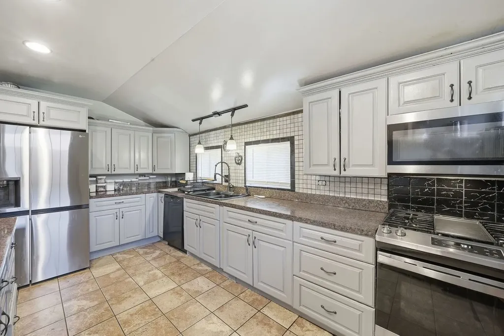 441 North Highland Avenue Aurora IL 60506