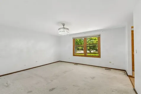 3051 North Huntington Drive Arlington Heights IL 60004