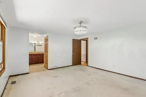 3051 North Huntington Drive Arlington Heights IL 60004