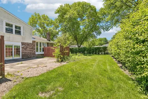 3051 North Huntington Drive Arlington Heights IL 60004