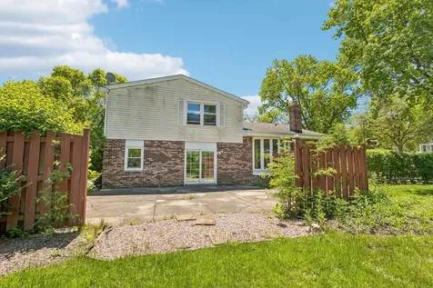 3051 North Huntington Drive Arlington Heights IL 60004