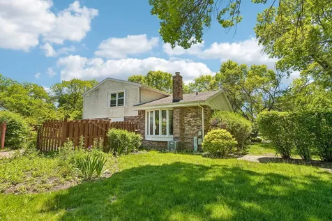 3051 North Huntington Drive Arlington Heights IL 60004