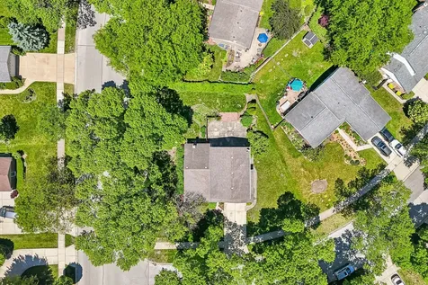 3051 North Huntington Drive Arlington Heights IL 60004