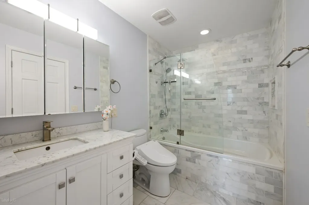 1881 North Maud Avenue Chicago IL 60614