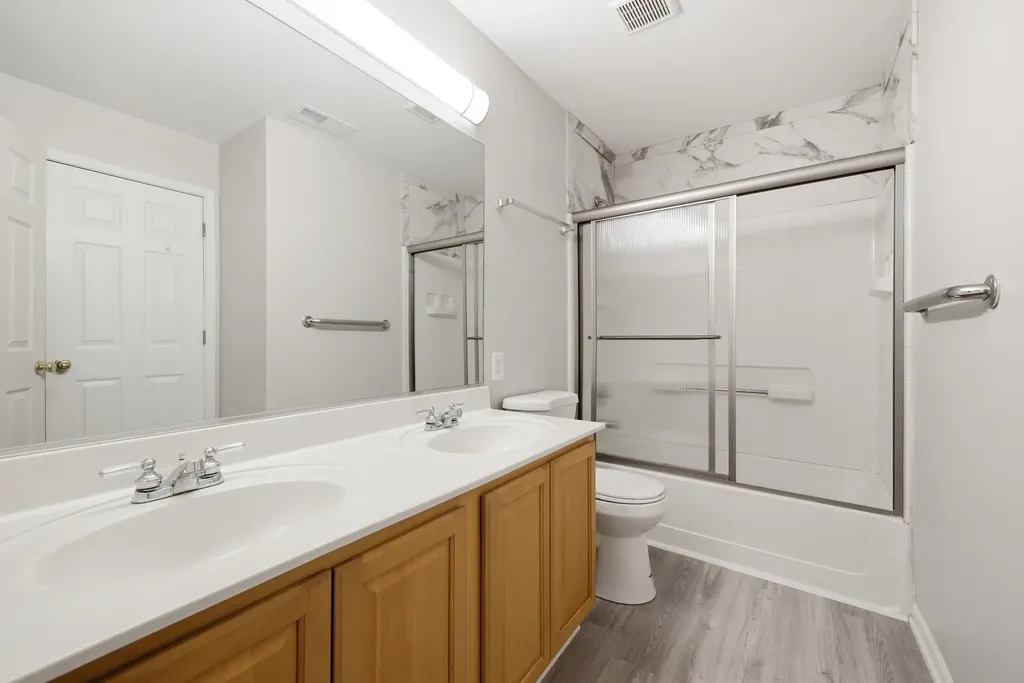2264 Daybreak Drive Aurora IL 60503
