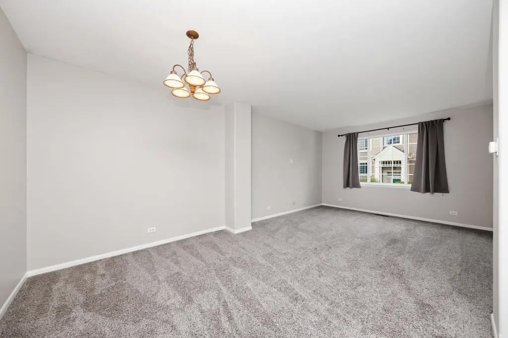 2264 Daybreak Drive Aurora IL 60503