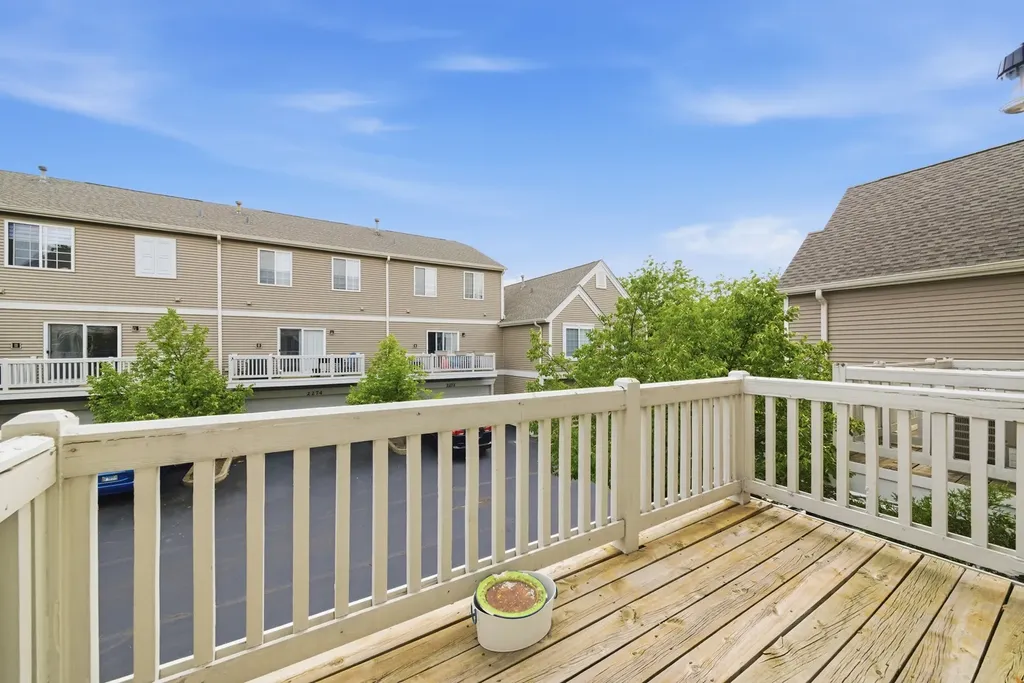 2264 Daybreak Drive Aurora IL 60503